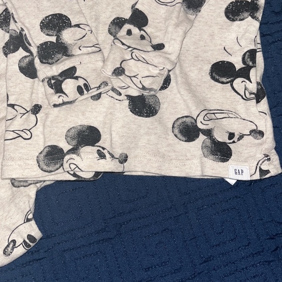 Gap Disney Mickey Mouse 2-Piece Pajama Set—5 Years - Picture 4 of 5